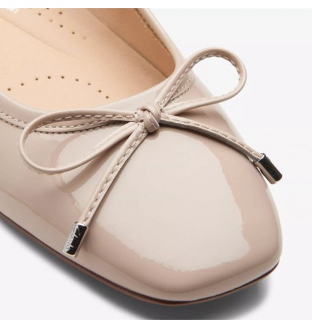Clarks UBREE15 STEP 26176362 - Beige - UBREE15STEP$13C